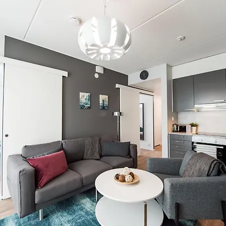 Forenom Serviced Neilikkatie Apartment