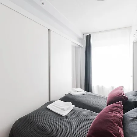 Forenom Serviced Neilikkatie Apartment *